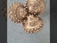 मध्यम कठोर चट्टान के लिए ट्रियोन बिट का खनन